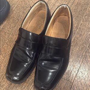 Classic Black Leather Men's Loafers . Fair condition. Some scuffs.